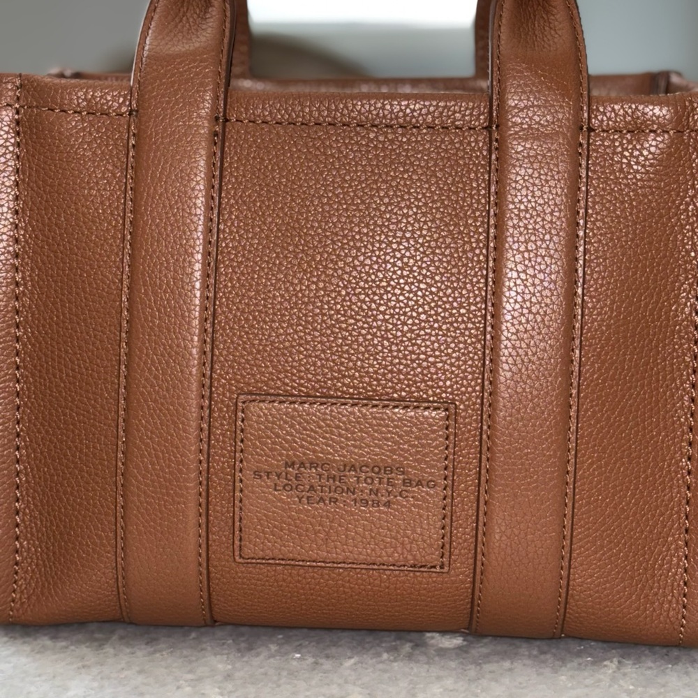 Marc Jacobs Tote Bag - Picture 7 of 7